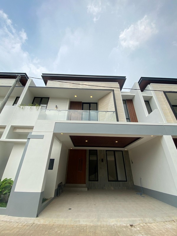 Rumah Hitung Tanah Area Cipete