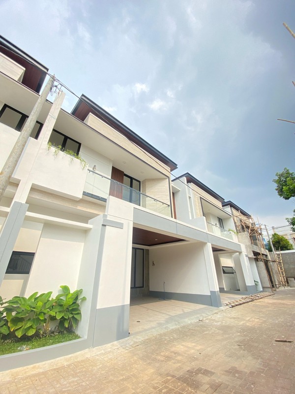 Rumah Hitung Tanah Area Cipete