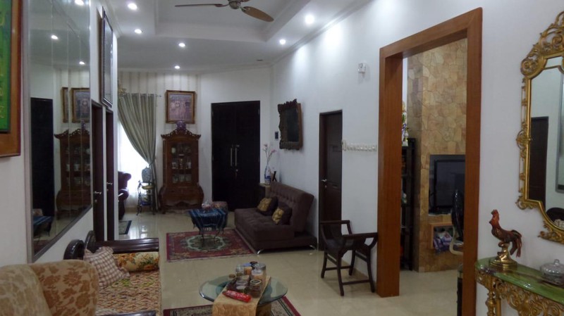 Rumah Mandar Cantik Rapi di Bintaro sektor 3