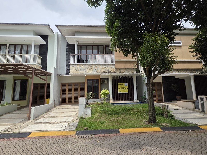 Rumah Nyaman dan Siap Huni depan Taman di Kawasan Discovery, Bintaro Jaya Sektor 9