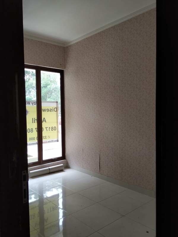 Rumah Nyaman dan Siap Huni depan Taman di Kawasan Discovery, Bintaro Jaya Sektor 9