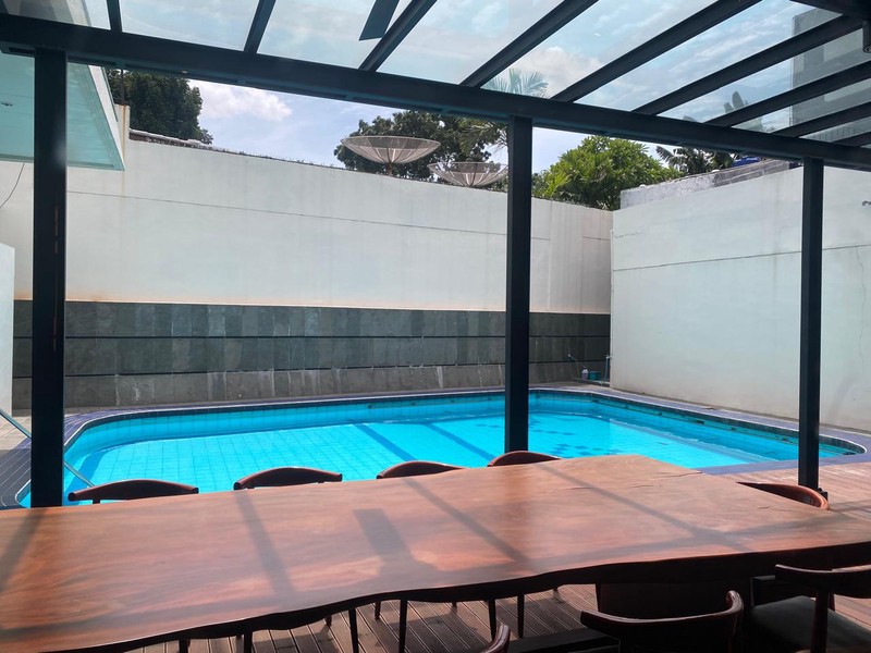 Rumah di Simprug Golf 