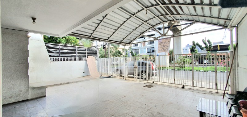 Tersedia kembali!! Rumah Kelapa Nias Raya, Kelapa Gading. Bisa untuk hunian maupun usaha. 