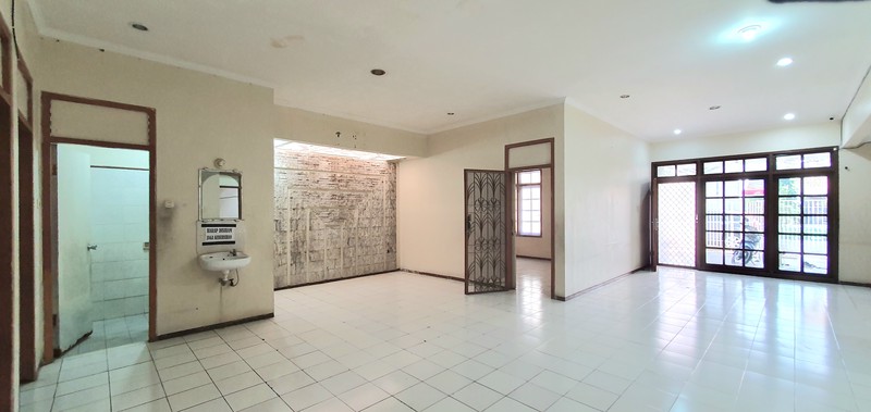 Tersedia kembali!! Rumah Kelapa Nias Raya, Kelapa Gading. Bisa untuk hunian maupun usaha. 