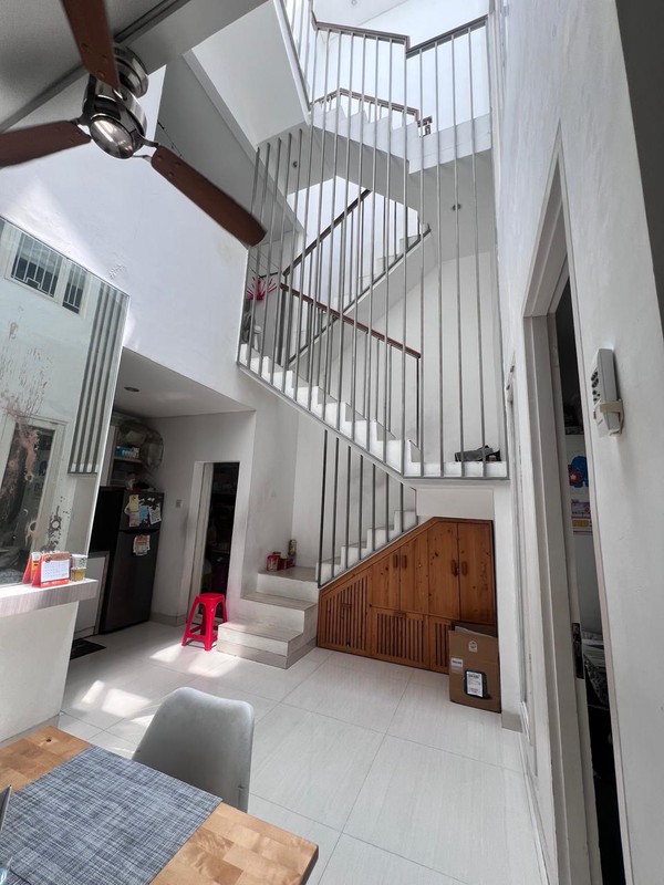 Rumah 3 Lantai Siap Huni dengan Hunian Nyaman dan Asri @Bintaro Sektor 9