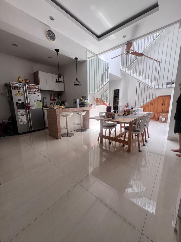 Rumah 3 Lantai Siap Huni dengan Hunian Nyaman dan Asri @Bintaro Sektor 9