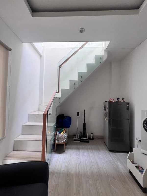 Rumah 3 Lantai Siap Huni dengan Hunian Nyaman dan Asri @Bintaro Sektor 9