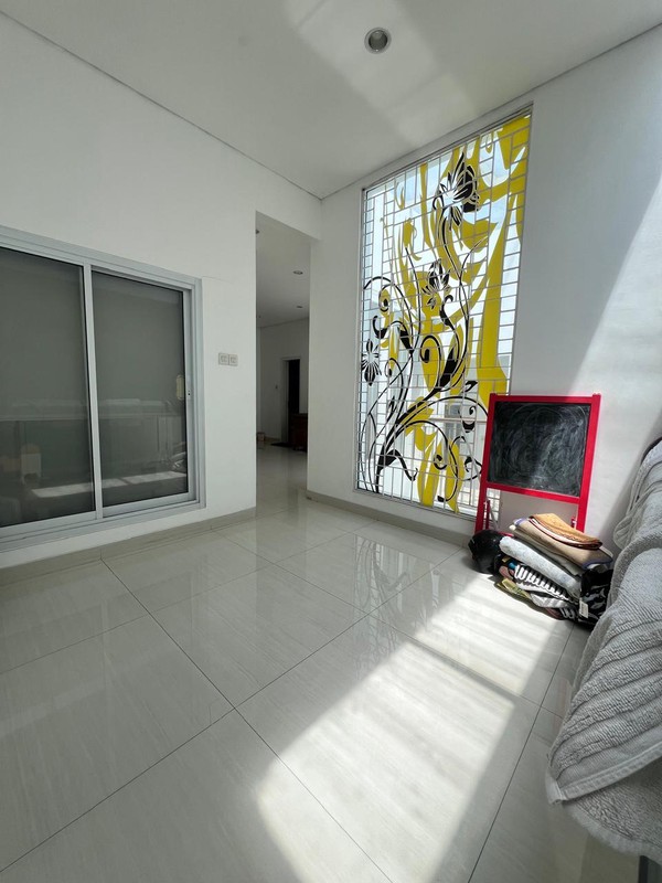 Rumah 3 Lantai Siap Huni dengan Hunian Nyaman dan Asri @Bintaro Sektor 9