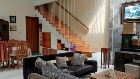 Rumah 2 Lantai Siap Huni dengan Hunian Nyaman dan Asri @Tanah Kusir, Jakarta Selatan