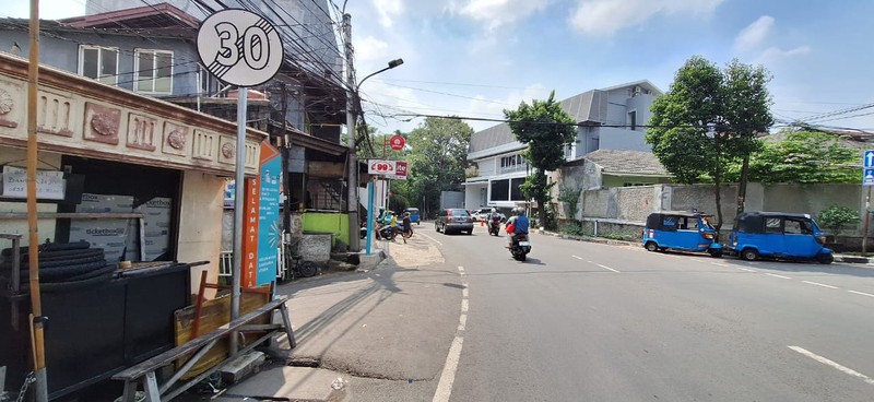 Kosan 12 Pintu Lokasi Strategis 2 Lantai dari Akses Jalan @Kebayoran Baru, Jakarta Selatan