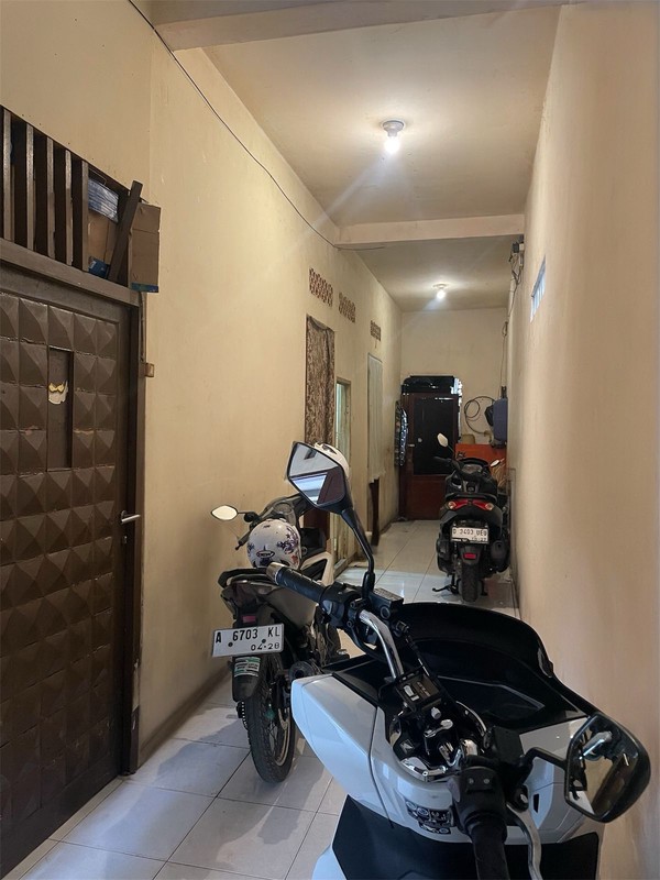 Kosan 12 Pintu Lokasi Strategis 2 Lantai dari Akses Jalan @Kebayoran Baru, Jakarta Selatan