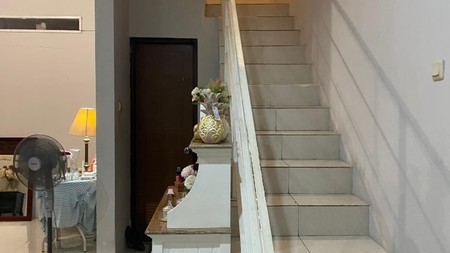 Rumah 2 Lantai Siap Huni dengan Hunian Nyaman dan Asri @Ciputat Timur