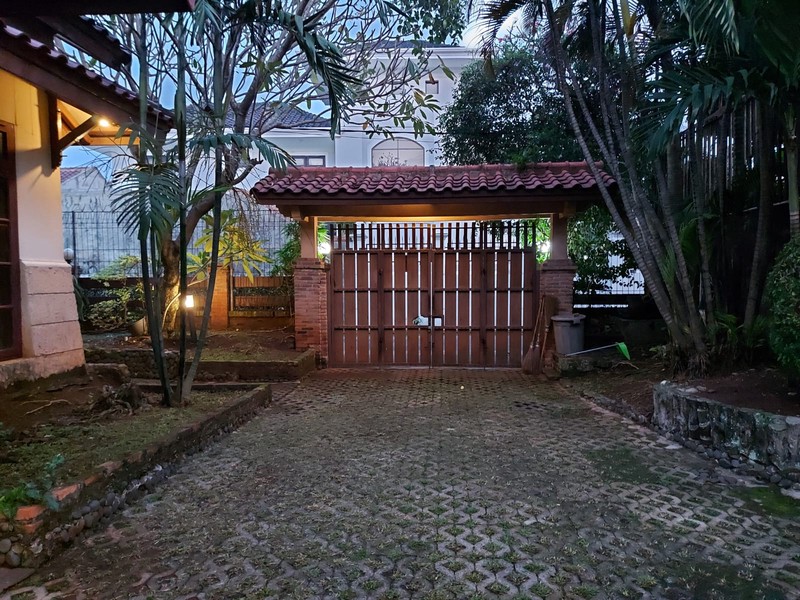 Rumah 2 Lantai Siap Huni dengan Hunian Nyaman dan Asri @Cinere