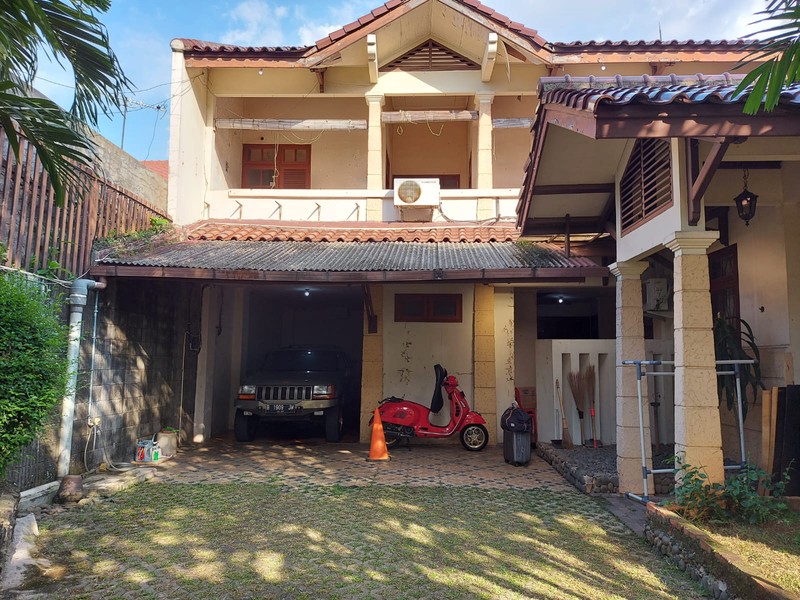 Rumah 2 Lantai Siap Huni dengan Hunian Nyaman dan Asri @Cinere