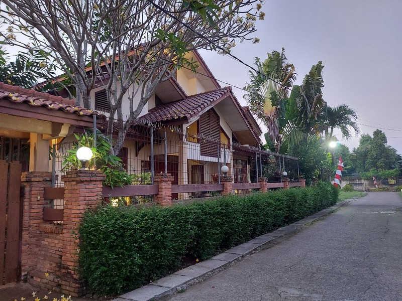 Rumah 2 Lantai Siap Huni dengan Hunian Nyaman dan Asri @Cinere