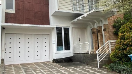 Hot Rent. Rumah bagus the Green cluster Manhattan Forum, BSD