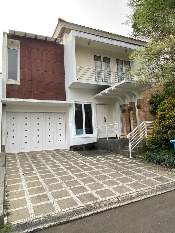 Hot Rent. Rumah bagus the Green cluster Manhattan Forum, BSD