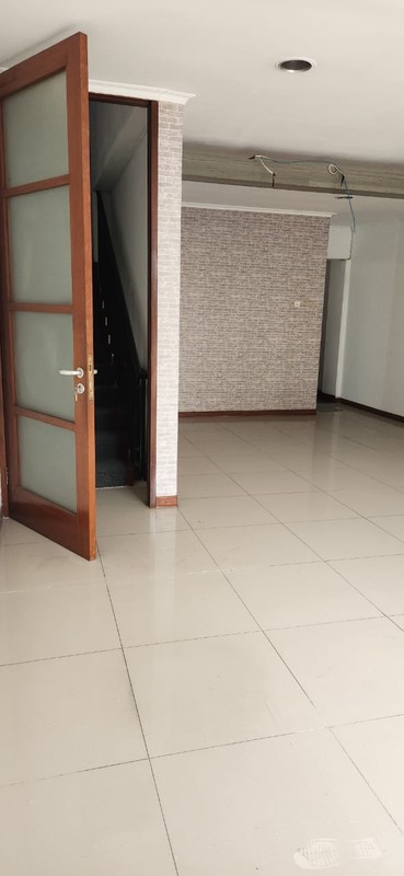 [DISEWA] Ruko 3½ Lantai Siap Pakai dan Lokasi Strategis Pinggir Jalan Raya @Pondok Indah, Jakarta Selatan