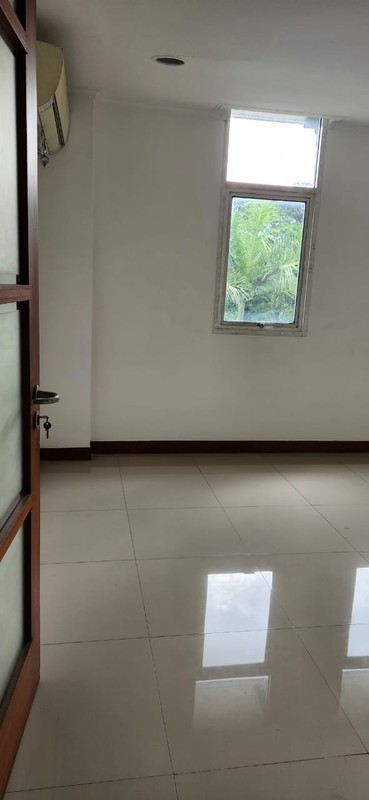 [DISEWA] Ruko 3½ Lantai Siap Pakai dan Lokasi Strategis Pinggir Jalan Raya @Pondok Indah, Jakarta Selatan