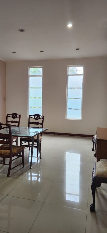 [DISEWA] Ruko 3½ Lantai Siap Pakai dan Lokasi Strategis Pinggir Jalan Raya @Pondok Indah, Jakarta Selatan