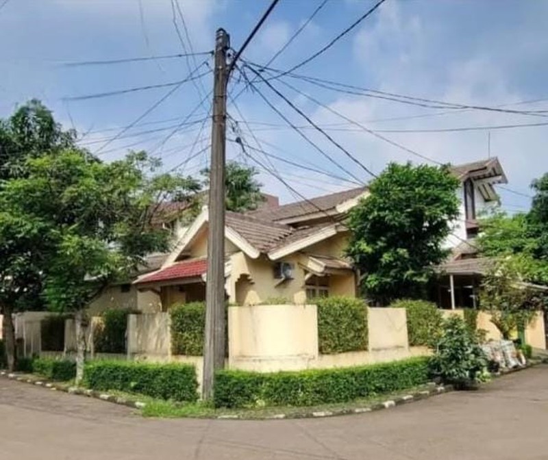 Rumah di Bintaro Jaya dengan Posisi Hook KT 3+1 KM 2+1