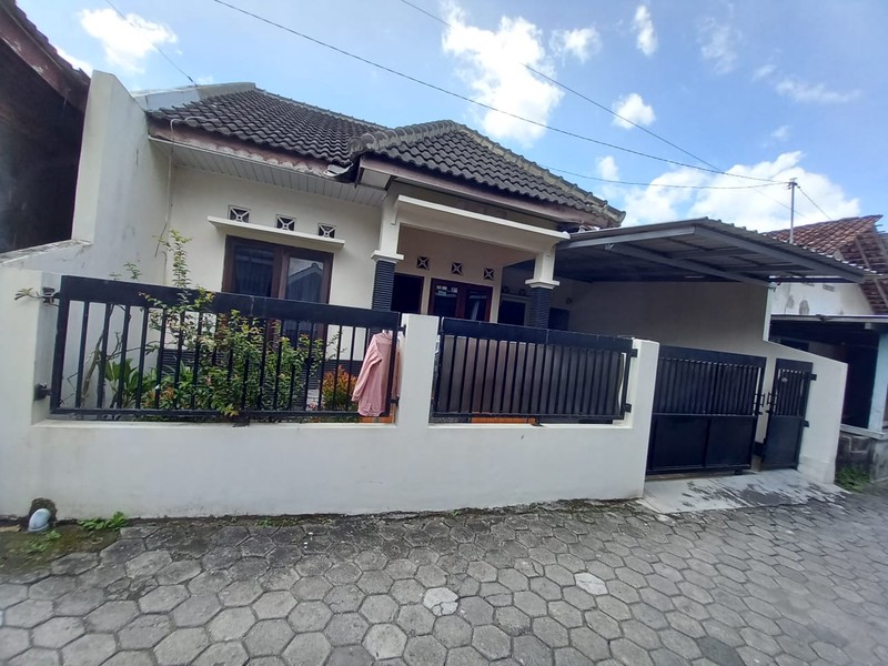 Rumah Tinggal Lokasi Strategis Lokasi Dekat Terminal Jombor - Mlati Sleman 