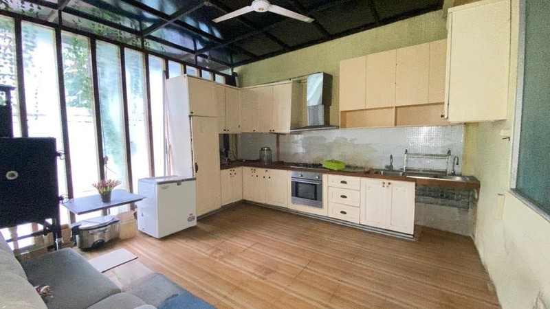 Rumah di Jual lokasi di Lebak Bulus, aman dan strategis