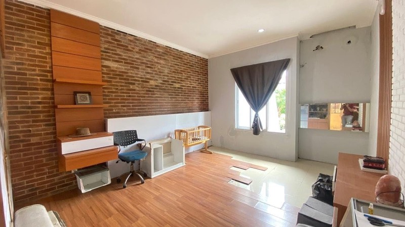 Rumah di Jual lokasi di Lebak Bulus, aman dan strategis