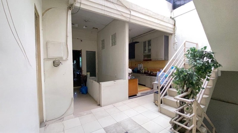 Rumah di Jual lokasi di Lebak Bulus, aman dan strategis