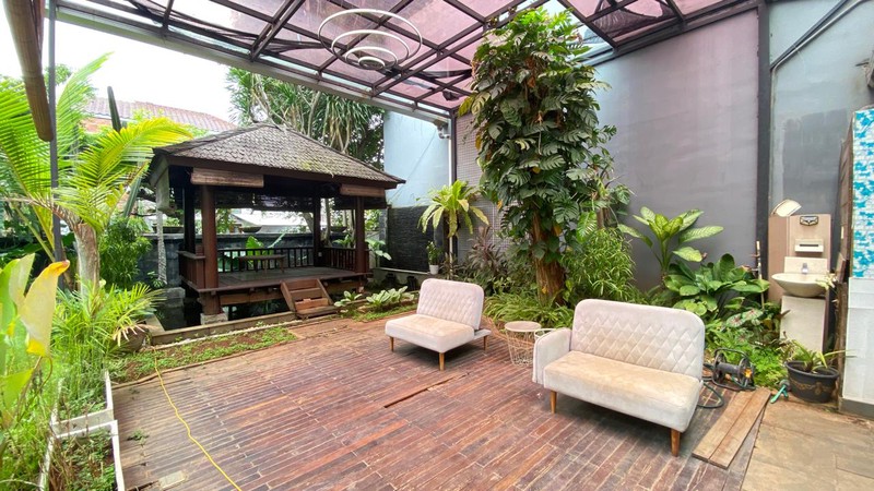 Rumah di Jual lokasi di Lebak Bulus, aman dan strategis