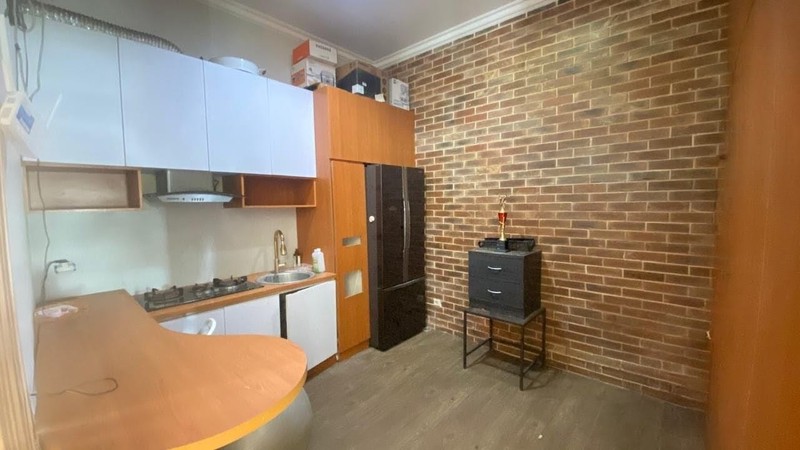 Rumah di Jual lokasi di Lebak Bulus, aman dan strategis