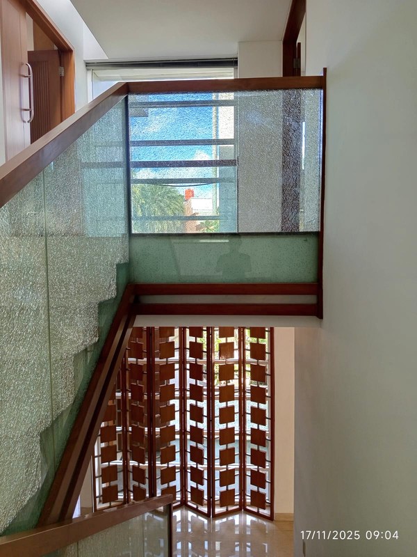 [DIJUAL CEPAT] RUMAH 2 LANTAI LOKASI SANGAT STRATEGIS DAN PREMIUM @Pondok Indah