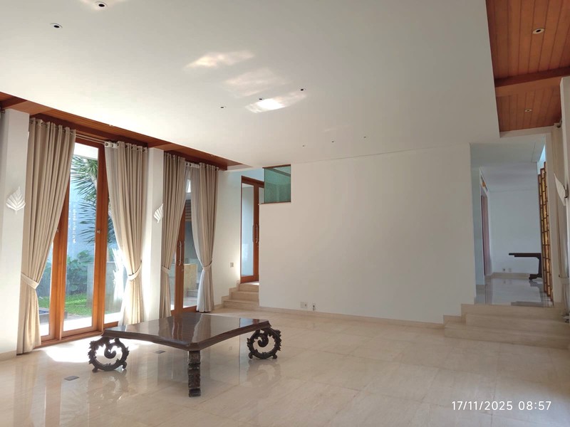 [DIJUAL CEPAT] RUMAH 2 LANTAI LOKASI SANGAT STRATEGIS DAN PREMIUM @Pondok Indah