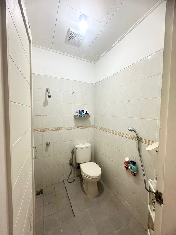 Rumah 2 lantai, Bagus, dan Apik lokasi strategis di Bintaro