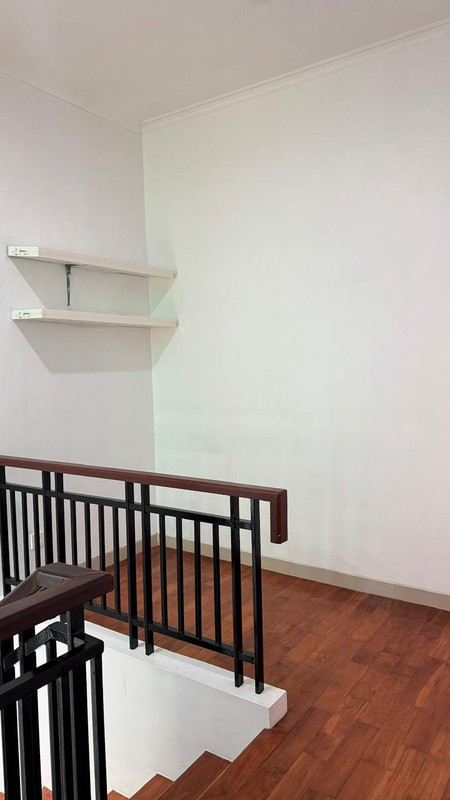 Rumah Minimalis, 2 Lantai Lokasi Strategis dekat Bintaro Exchange