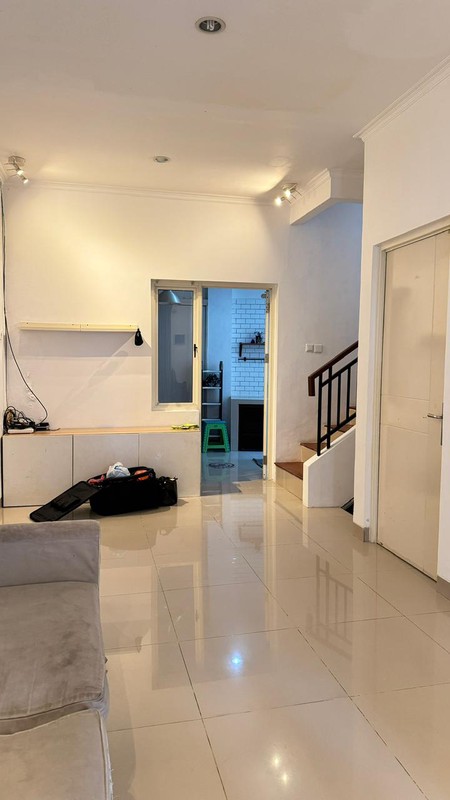 Rumah Minimalis, 2 Lantai Lokasi Strategis dekat Bintaro Exchange