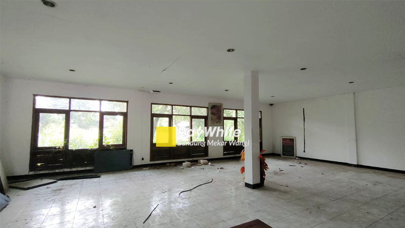 Gudang dan kantor Sayap Soetta