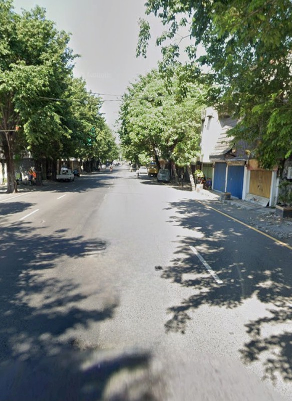 Dijual 3200 m2 Tanah Plus Bangunan Usaha Pusat Kota Bangil - Pasuruan Jawa Timur - Nol Jalan A Yani - Kauman - Cocok Buat Segala Usaha - Parkiran Luas 