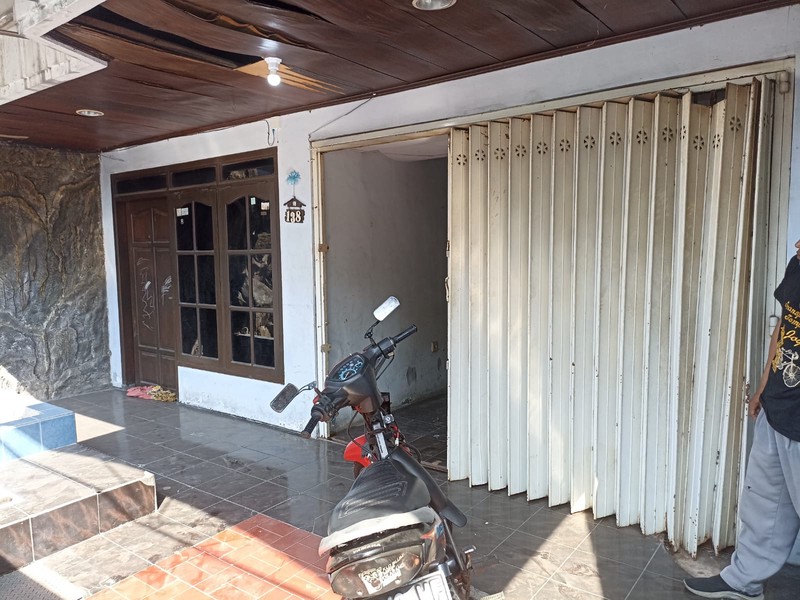 Dijual Rumah 1,5 Lantai di Kedung Baruk Rungkut Harga 2,6 M (Nego)
