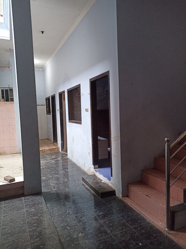 Dijual Rumah 1,5 Lantai di Kedung Baruk Rungkut Harga 2,6 M (Nego)