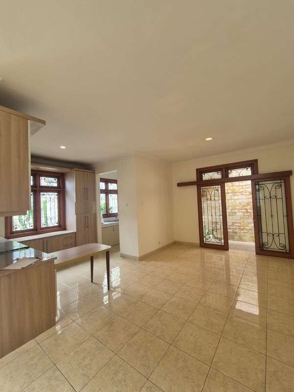 [DISEWA] Rumah SIap Huni Posisi Strategis Dalam Cluster di Bintaro Sektor 9