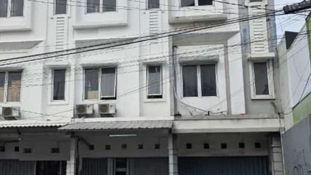 Ruko 3 Lantai, Lokasi strategis di Pondok Betung