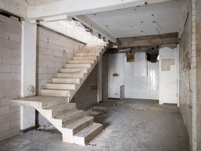 Disewakan Ruko Bangunan Lama Perlu Renovasi, Unfurnished, Bebas Banjir di Jl. Kemang Raya, Bangka, Mampang Prapatan