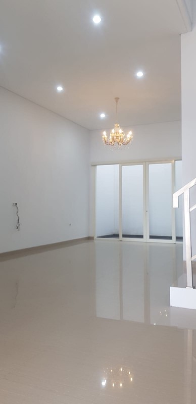 Rumah Dijual Pakuwon City Palm Beach Imperial Mulyorejo Surabaya