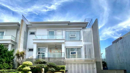 DIJUAL RUMAH STRATEGIS 3 LANTAI - PENJARINGAN, JAKARTA UTARA