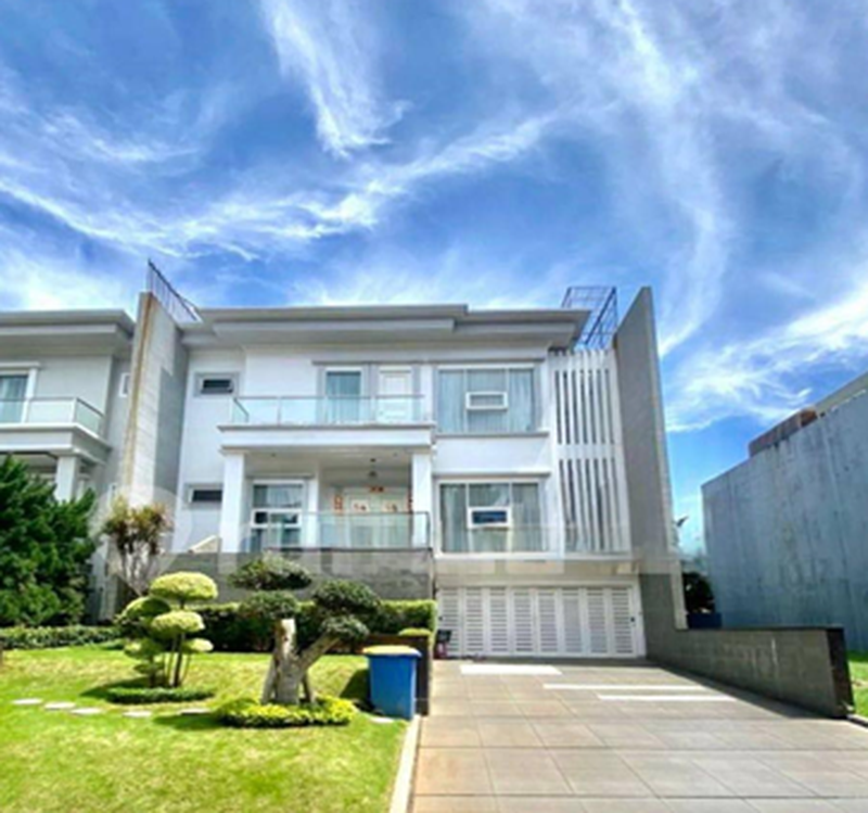 DIJUAL RUMAH STRATEGIS 3 LANTAI - PENJARINGAN, JAKARTA UTARA