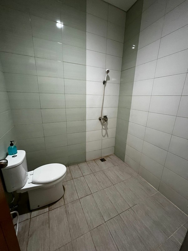 Rumah Baru 3 Lantai , Sayap Riau , dekat Gedung Sate