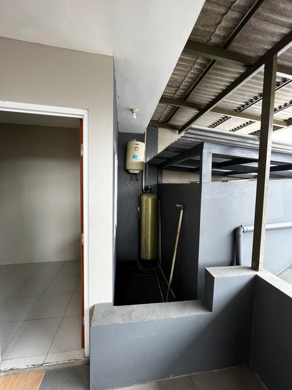 Rumah Baru 3 Lantai , Sayap Riau , dekat Gedung Sate