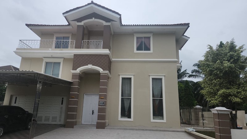 Dijual Rumah Posisi Hook di JL. Danau Belida - Taman Beverly Golf - Lippo Karawaci Tangerang