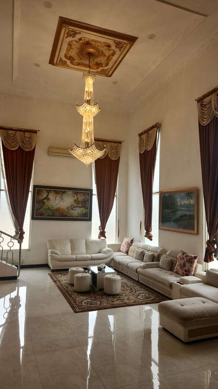 Dijual Rumah Posisi Hook di JL. Danau Belida - Taman Beverly Golf - Lippo Karawaci Tangerang